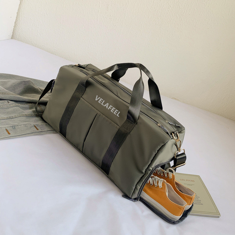 Designer men and women portable fitness shoulder bag playing football basketball sports large capacity travel bag shoes dry and wet sepa, Deep blue
Designer men and women portable fitness shoulder bag playing football basketball sports large capacity travel bag shoes dry and wet sepa, Deep blue