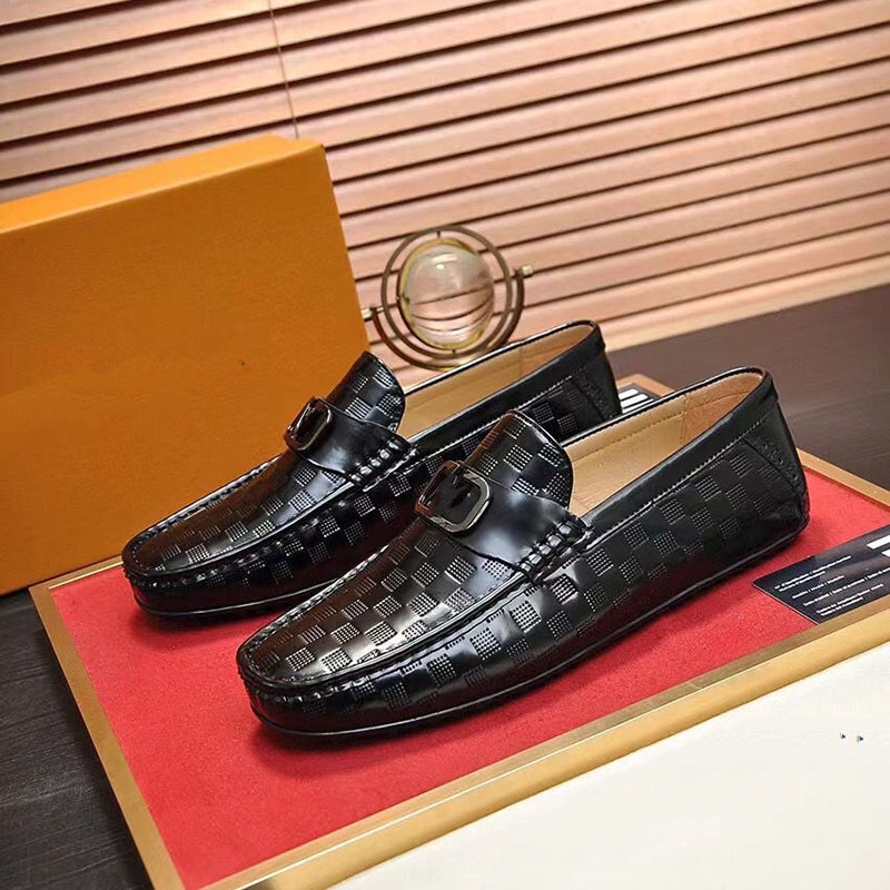 High quality men's dress shoes casual flats bottom Loafers fashion luxury metal button peas classic driving shoe for men
High quality men's dress shoes casual flats bottom Loafers fashion luxury metal button peas classic driving shoe for men