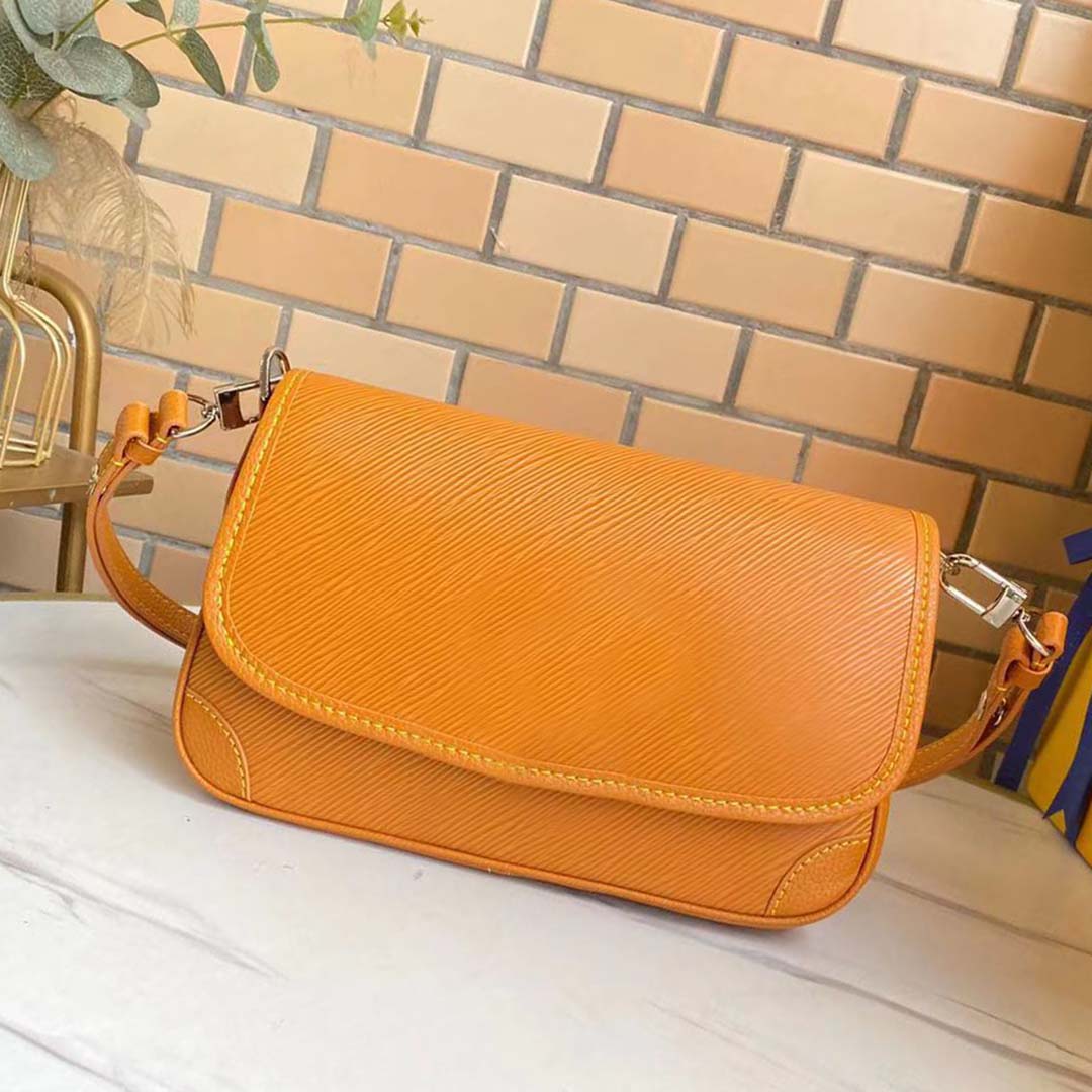 Luxury designer bags top quality water ripple shoulder messenger bag fashion buci women handbag tote bag wallet, White 
Luxury designer bags top quality water ripple shoulder messenger bag fashion buci women handbag tote bag wallet, White