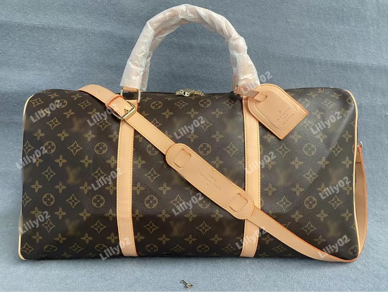 Top Quality New Men Duffle Bag Women Travel Bags Hand Luggage Travel Bags Men Pu Leather Handbags Large CrossBody Bags Totes 55cm, Black grid
Top Quality New Men Duffle Bag Women Travel Bags Hand Luggage Travel Bags Men Pu Leather Handbags Large CrossBody Bags Totes 55cm, Black grid