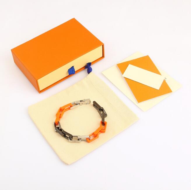 Luxury Designer Bracelet Cuff Silver Gold Titanium Steel Chain Fashion Personality Hip-hop High Quality Jewelry Bracelets Exquisite Gift With Box Dustbag
Luxury Designer Bracelet Cuff Silver Gold Titanium Steel Chain Fashion Personality Hip-hop High Quality Jewelry Bracelets Exquisite Gift With Box Dustbag