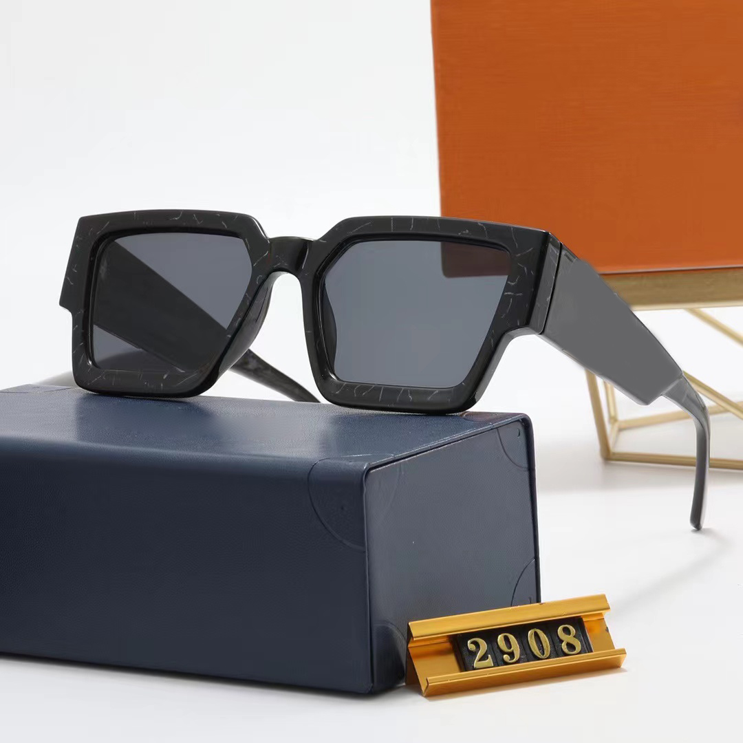 Wholesale Top Mens Designer Sunglasses Women Luxury Sun Glasses Plated Square Frame Brand Retro Polarized Fashion Goggle 7 Color Optional With Box
Wholesale Top Mens Designer Sunglasses Women Luxury Sun Glasses Plated Square Frame Brand Retro Polarized Fashion Goggle 7 Color Optional With Box