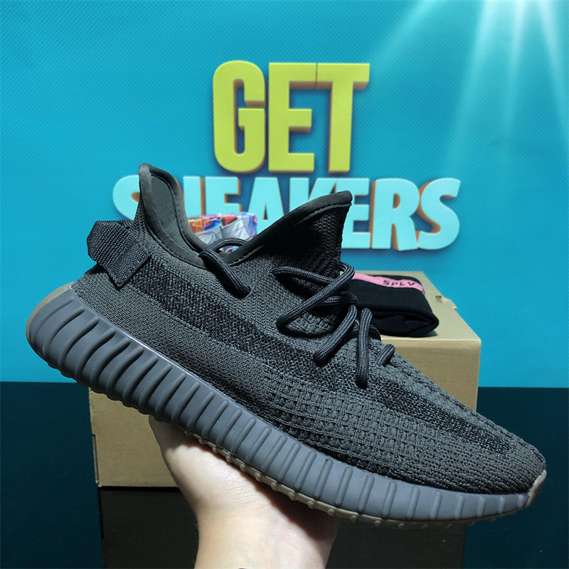 Top Quality Men Designer V2 Running Shoes Woman Fashion Classics Breathable 3M Cinder Reflective Static Sneakers Bred Pearl Dazzling Blue Massage Outdoor Trainers, Customize
Top Quality Men Designer V2 Running Shoes Woman Fashion Classics Breathable 3M Cinder Reflective Static Sneakers Bred Pearl Dazzling Blue Massage Outdoor Trainers, Customize