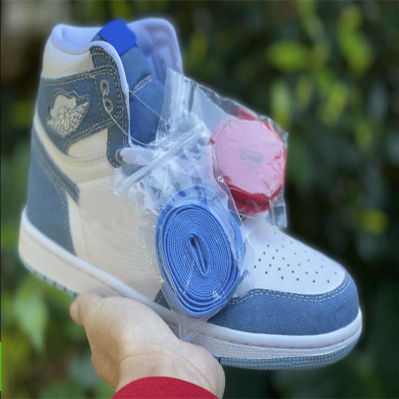 Boots 2022 Authentic 1 High OG WMNS Denim Basketball shoes White Worn Blue Metallic Gold 1S Sneakers Retro Men Women Sports Shoes With Box, Volt
Boots 2022 Authentic 1 High OG WMNS Denim Basketball shoes White Worn Blue Metallic Gold 1S Sneakers Retro Men Women Sports Shoes With Box, Volt