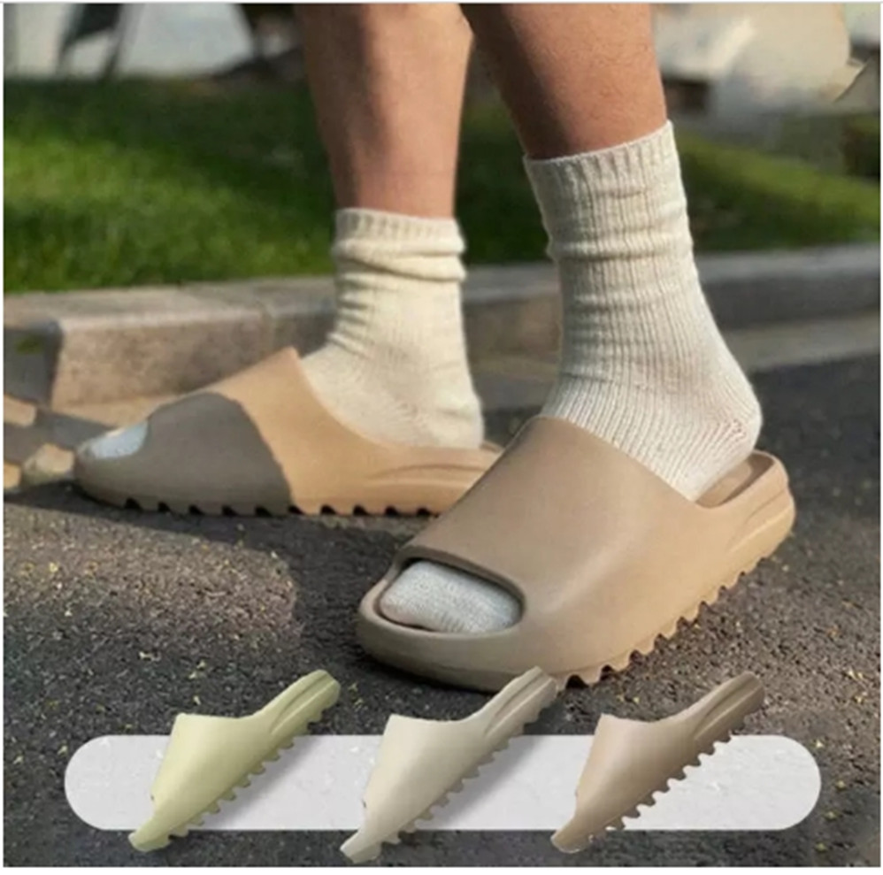 2022 Designer sandals YEEZIE slides slider FOAM RUNNER sliders sandal Triple Black White Resin pattern slippers foam Runners mens womens west slide slipper shoes
2022 Designer sandals YEEZIE slides slider FOAM RUNNER sliders sandal Triple Black White Resin pattern slippers foam Runners mens womens west slide slipper shoes