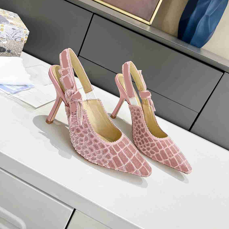 Luxury Woman Dress Shoes Fashion Swan-print Crocodile Embroidery Sling Back High Heels Real Leather Designer Sandals, 2#
Luxury Woman Dress Shoes Fashion Swan-print Crocodile Embroidery Sling Back High Heels Real Leather Designer Sandals, 2#