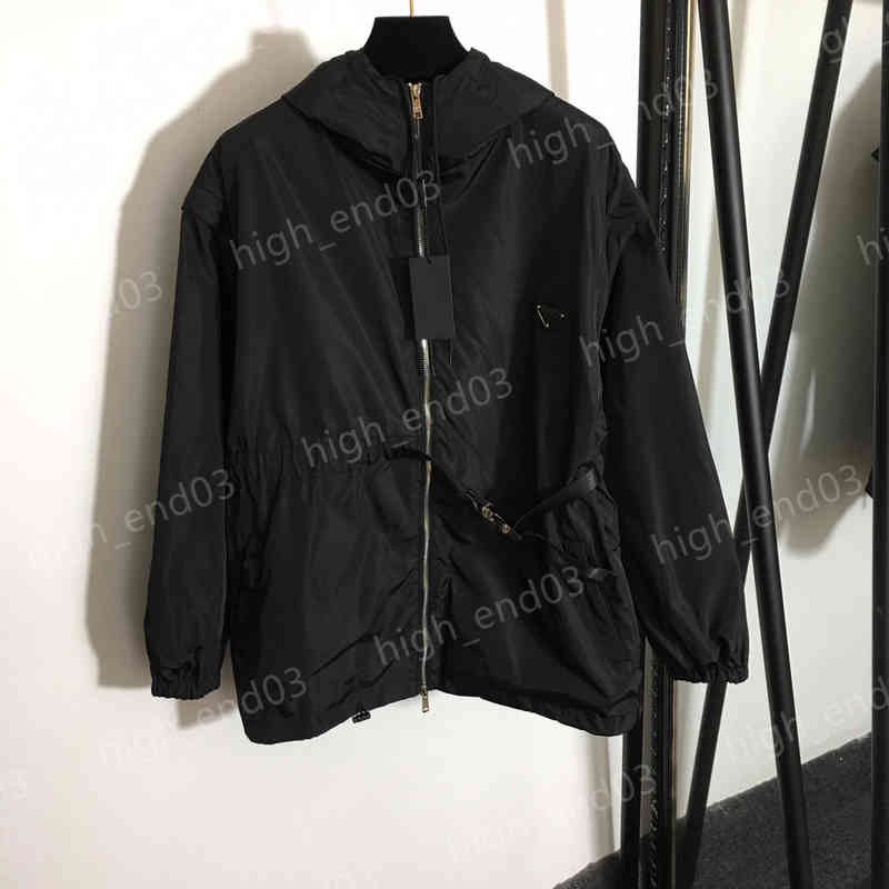 Luxury Designer Womens Jackets Pd Sleeves Detachable Triangle Logo Badge Hooded Trench Coat Fashion Brand Tops Women Clothing
Luxury Designer Womens Jackets Pd Sleeves Detachable Triangle Logo Badge Hooded Trench Coat Fashion Brand Tops Women Clothing