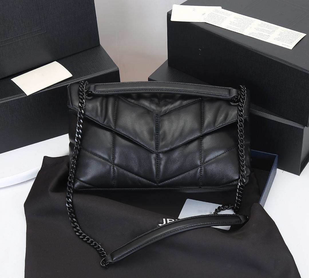 Luxurys Designers Superior Suppliers Women Crossbody Bags Genuine Leather Black gold silver standard Messenger Letter Plain Classic Fashion Ladies Shoulder Bag, Black logo
Luxurys Designers Superior Suppliers Women Crossbody Bags Genuine Leather Black gold silver standard Messenger Letter Plain Classic Fashion Ladies Shoulder Bag, Black logo