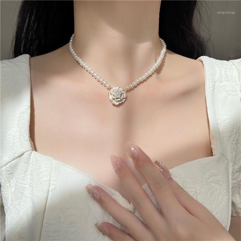 Pendant Necklaces Camellia White Pearl Necklace Round Beaded Choker Party Wedding Jewelry Accessories For Girl Women Gift
Pendant Necklaces Camellia White Pearl Necklace Round Beaded Choker Party Wedding Jewelry Accessories For Girl Women Gift