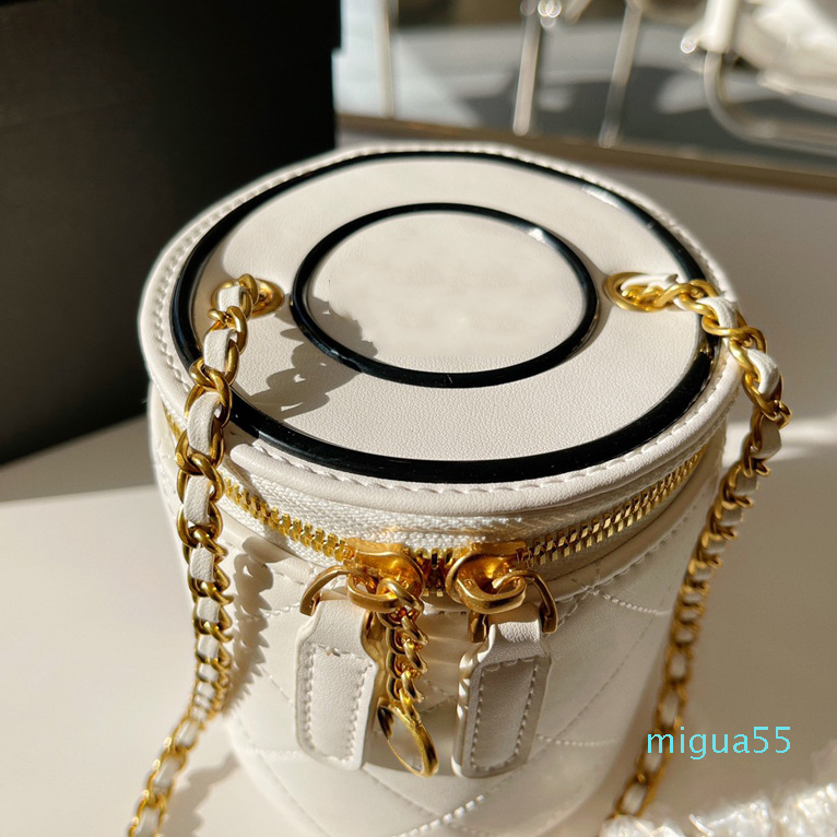 Mini Bucket Case Bags Top Lambskin Shoulder Bag Classic Unique Quilted Plaid Hardware Metal Chain French Luxury Trend Makeup Crossbody Bag 12CM, Black with black
Mini Bucket Case Bags Top Lambskin Shoulder Bag Classic Unique Quilted Plaid Hardware Metal Chain French Luxury Trend Makeup Crossbody Bag 12CM, Black with black