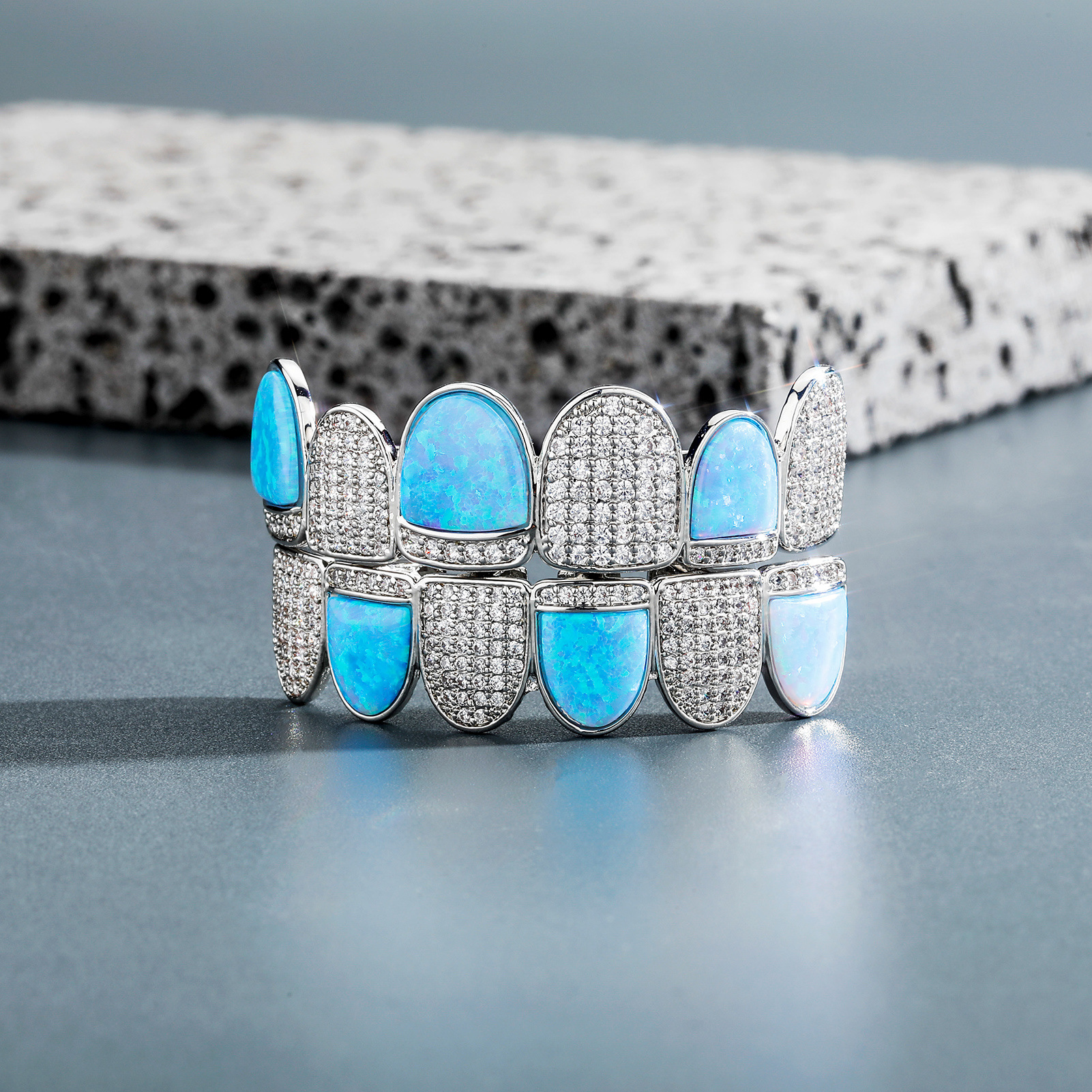 New 18K Real Gold White Blue Opal Grillz Brace Punk Hip Hop Iced Cubic Zirconia Dental Mouth Bling Fang Grills Vampire Tooth Cap Cosplay Rapper Jewelr