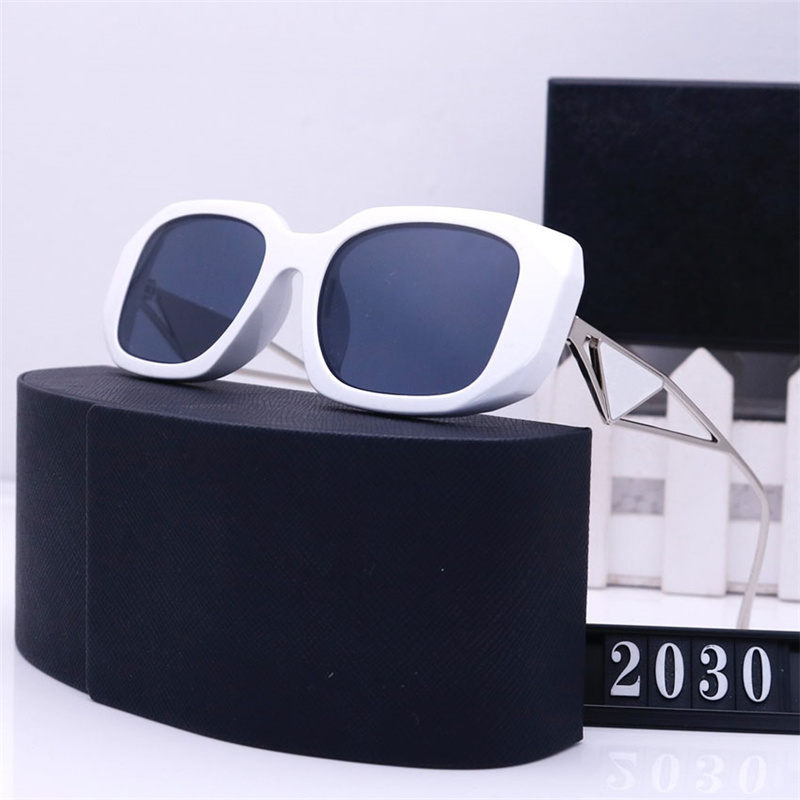 Luxury Designer Sunglasses Brand Eyeglasses Outdoor Full Frame Adumbral Classic Ladies Luxurys Sunglasses For Women Eyewear With Box
Luxury Designer Sunglasses Brand Eyeglasses Outdoor Full Frame Adumbral Classic Ladies Luxurys Sunglasses For Women Eyewear With Box