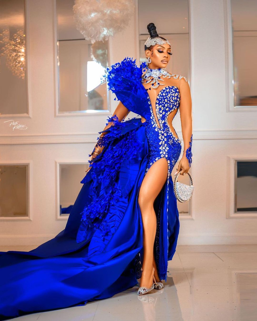 Dark Blue Mermaid Evening Dress Feather Deep V Neck Evening Dress Puffy Sleeveless Design Floor Length High Side Split Custom Made Straight Prom Dress