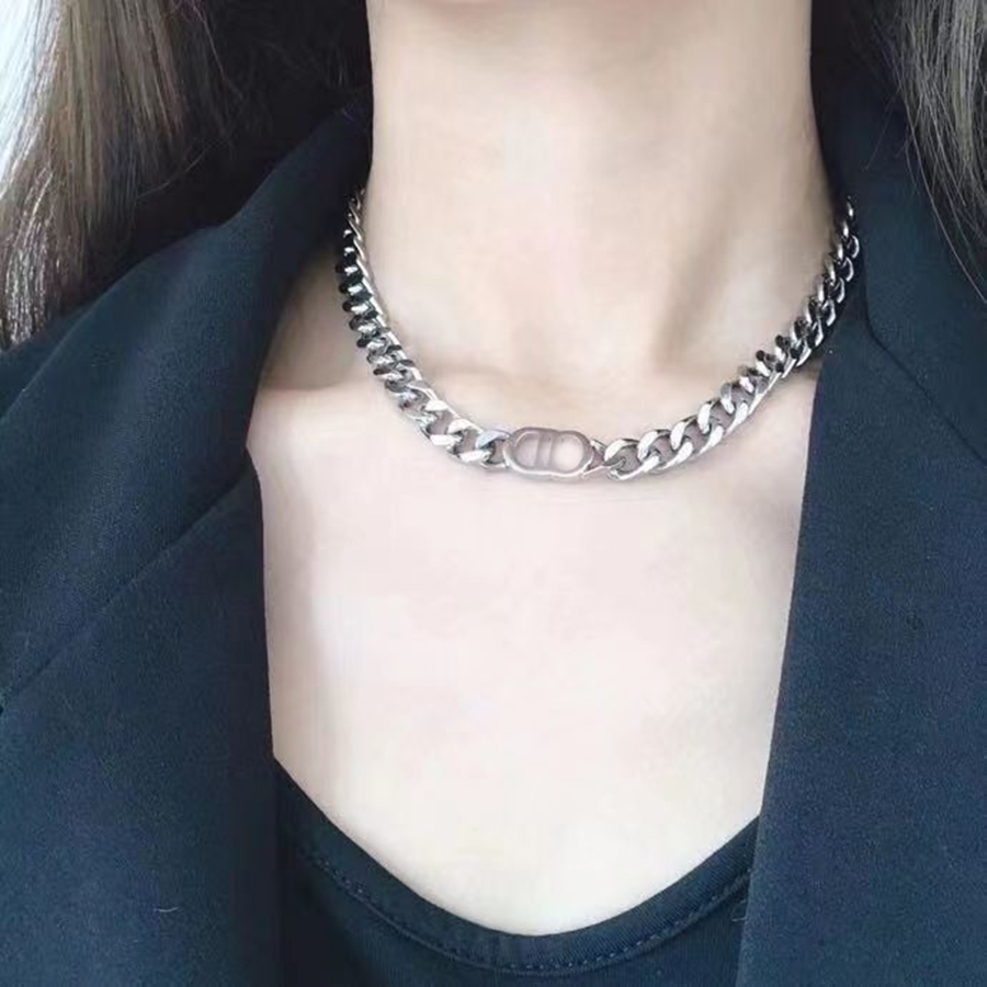 Luxury Designer Necklace Wedding Diamond 18K Gold Plated Platinum letter thick necklaces for womens bracelet temperament clavicle chain hip hop Jewelry gift
Luxury Designer Necklace Wedding Diamond 18K Gold Plated Platinum letter thick necklaces for womens bracelet temperament clavicle chain hip hop Jewelry gift