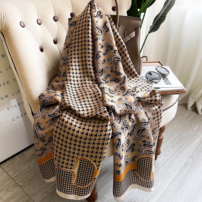 Scarves 2022 Brand Designer Print Silk Scarf Female Foulard Bandana Long Shawls Wraps Neck Pashmina Lady Hijab Women Luxury
Scarves 2022 Brand Designer Print Silk Scarf Female Foulard Bandana Long Shawls Wraps Neck Pashmina Lady Hijab Women Luxury