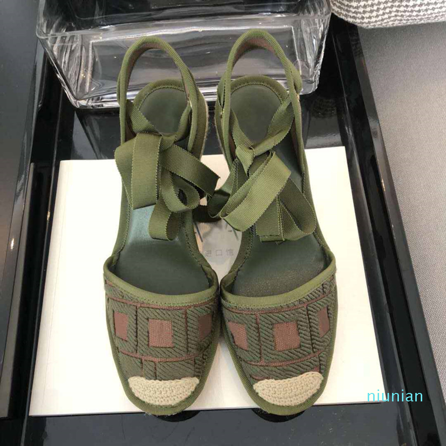 2022-Female designer sandals summer fashion embroidery letters fisherman shoes platform casual hemp rope woven sandals large size 35-41, Pink
2022-Female designer sandals summer fashion embroidery letters fisherman shoes platform casual hemp rope woven sandals large size 35-41, Pink