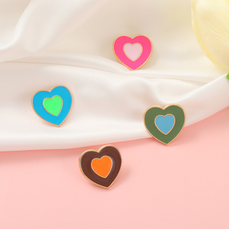 Contrast Color Double Heart Shape Brooches Couples Valentine's Day Gift Alloy Love Clothes Badges Unisex Sweater Backpack Drop Oil Collar Pin Brooch Accessories
Contrast Color Double Heart Shape Brooches Couples Valentine's Day Gift Alloy Love Clothes Badges Unisex Sweater Backpack Drop Oil Collar Pin Brooch Accessories