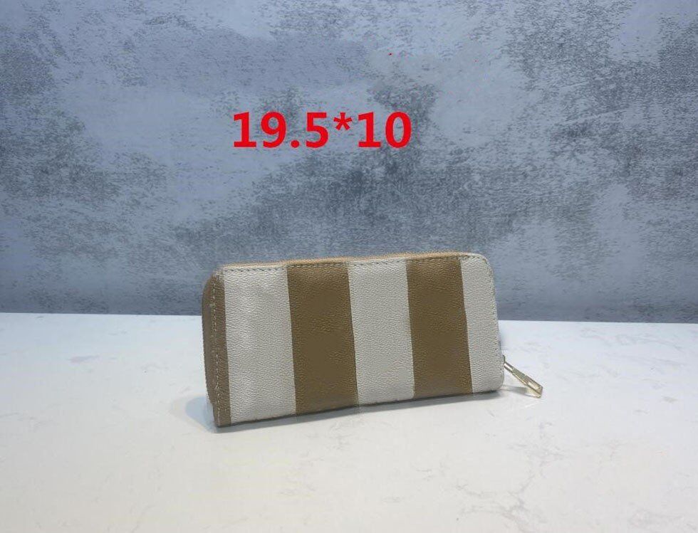 YY 2022 Luxurys Designers Bags Women PU Leather Single Zipper Long Wallet Purse Card Holder Wallet Men handbag with Dust Bag, Extra shipping
YY 2022 Luxurys Designers Bags Women PU Leather Single Zipper Long Wallet Purse Card Holder Wallet Men handbag with Dust Bag, Extra shipping