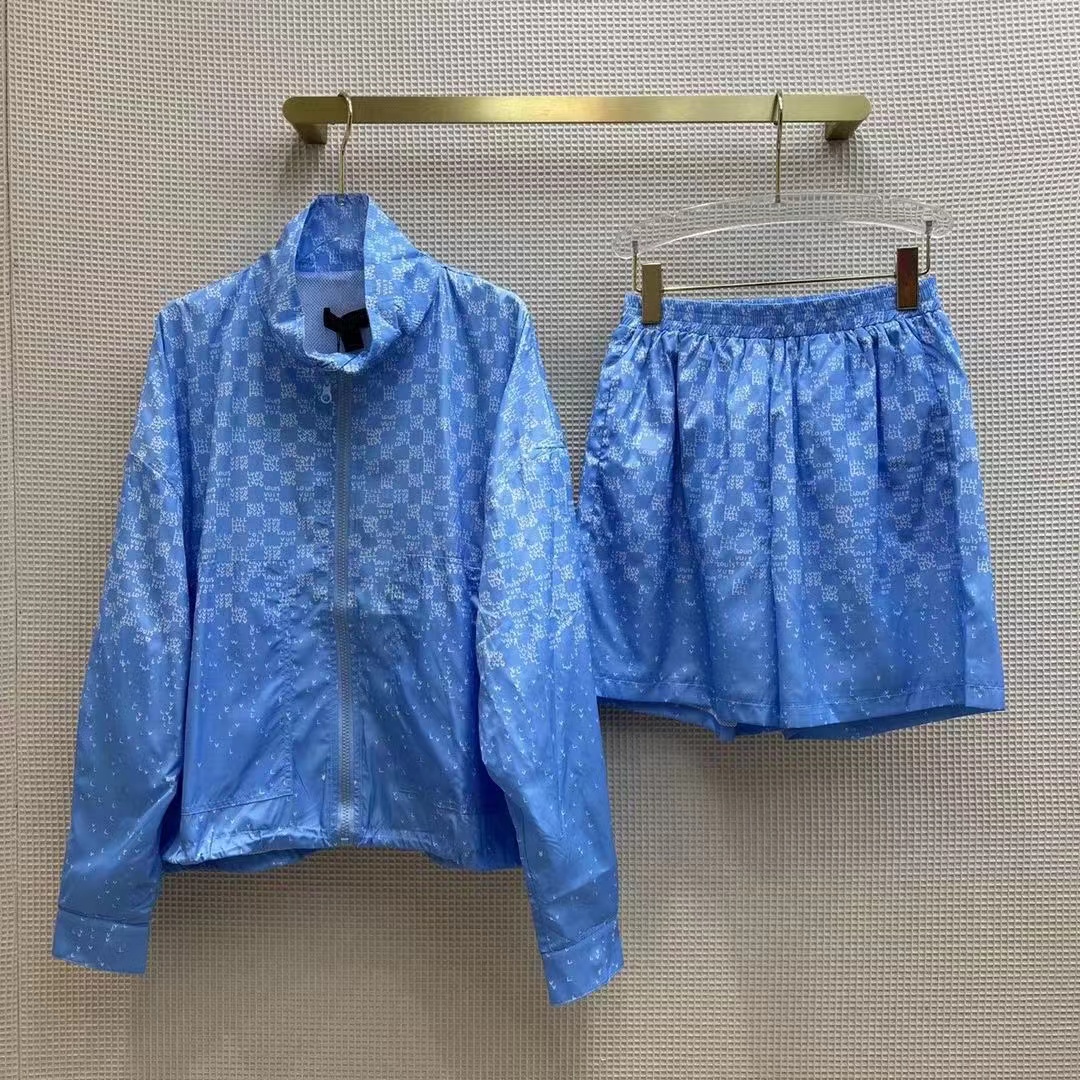 Women's Two Piece Pants 2022 Spring Summer Stand Collar Long Sleeve Luxury Shorts Brand Same Style Designer Two Piece Sets 0430-01, Blue
Women's Two Piece Pants 2022 Spring Summer Stand Collar Long Sleeve Luxury Shorts Brand Same Style Designer Two Piece Sets 0430-01, Blue