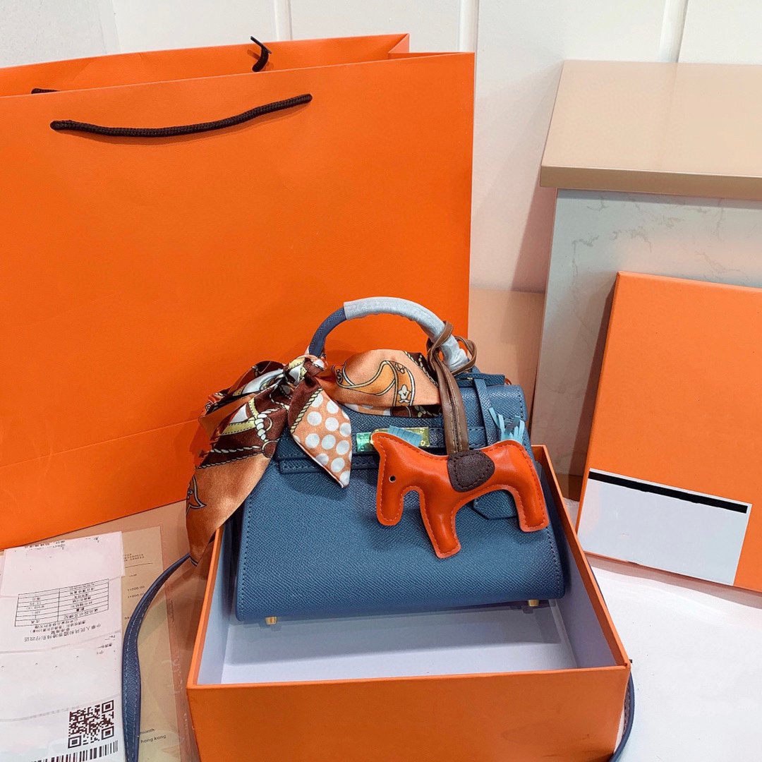 20cm Fashion Purse Women Totes Shoulder Bags Genuine Leather Handbag Scarf Charm with Shoulders Straps and Packing Bireskines Bags, Khaki 20cm
20cm Fashion Purse Women Totes Shoulder Bags Genuine Leather Handbag Scarf Charm with Shoulders Straps and Packing Bireskines Bags, Khaki 20cm