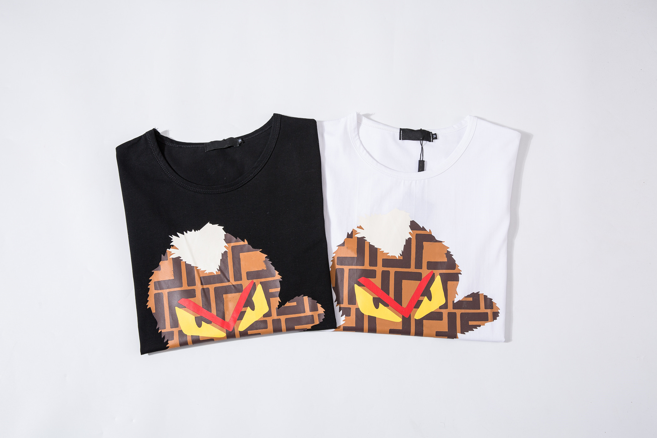 22ss Men's T-shirt designer brand casual tee sports top animal letters printed pattern summer street loose Short Sleeve SS2
22ss Men's T-shirt designer brand casual tee sports top animal letters printed pattern summer street loose Short Sleeve SS2