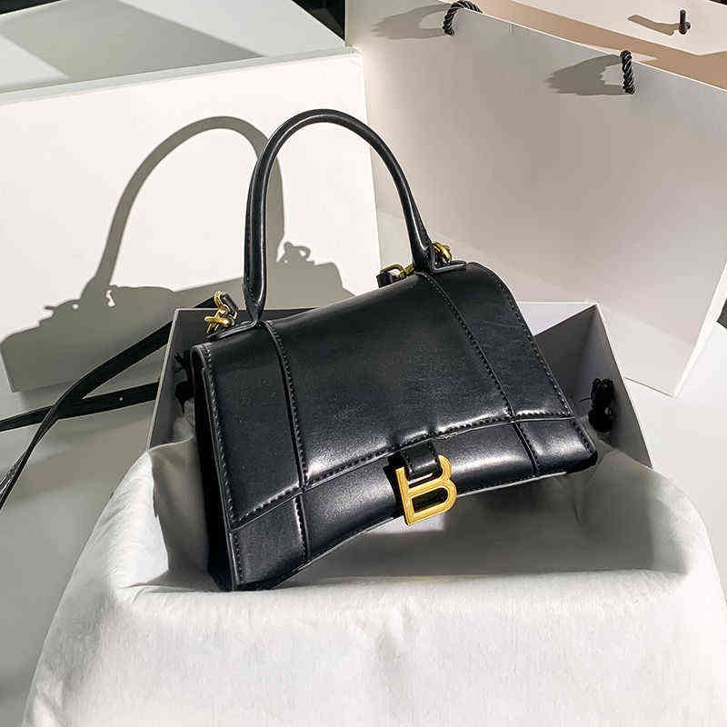 Handbag Bag 2022 New Portable Shoulder Messenger crocodile hourglass bag women's Leather Mini, Crocodile black button large
Handbag Bag 2022 New Portable Shoulder Messenger crocodile hourglass bag women's Leather Mini, Crocodile black button large