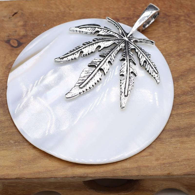 Pendant Necklaces Natural White Shell Oval Shape Decoration Charms For Jewelry Making DIY Necklace Earrings Accessories 50/60mm
Pendant Necklaces Natural White Shell Oval Shape Decoration Charms For Jewelry Making DIY Necklace Earrings Accessories 50/60mm