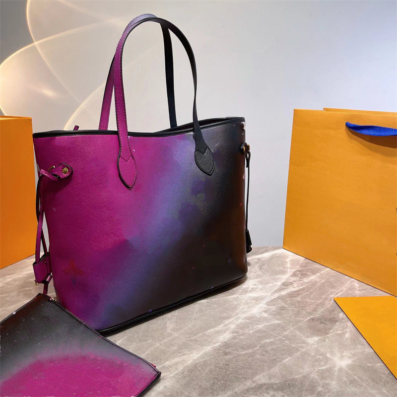 2022 LS Luxury Design Handbag Totes Designer Women Bags Large-capacity Pu Fashion Gradient Printing Letter Duffel Bags Crossbody Size 33cm
2022 LS Luxury Design Handbag Totes Designer Women Bags Large-capacity Pu Fashion Gradient Printing Letter Duffel Bags Crossbody Size 33cm