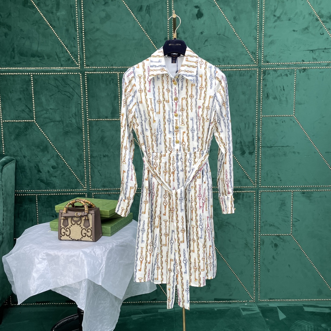 2022 Luxury designer designs new dress products and puts them on the shelves Customized silk satin printed shirt dress, Multi
2022 Luxury designer designs new dress products and puts them on the shelves Customized silk satin printed shirt dress, Multi