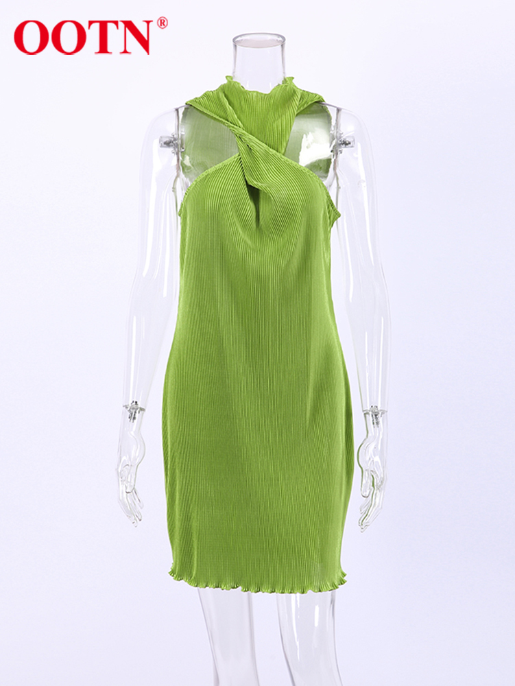 OOTN Sexy Dress Pleated Fabric Halter Criss-Cross Bodycon High Street Mini Dress Stretch Sleeveless Slender Summer Dress Women 220511