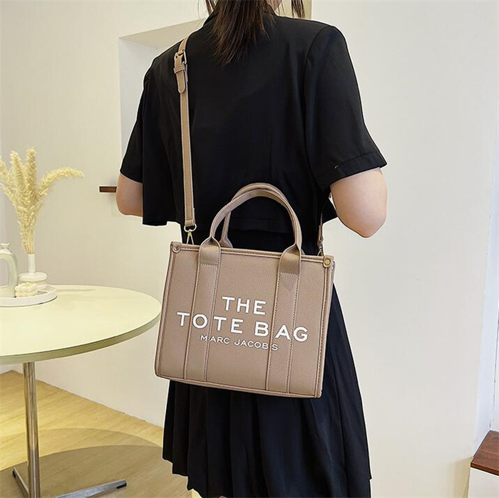 2022 Marc Jocobs Women's Handbag Messenger Bags wallets Large Capacity The Tote Bag Letters Printing PU leather Shoulder Bag Multi Colors Totes Purse, Color
2022 Marc Jocobs Women's Handbag Messenger Bags wallets Large Capacity The Tote Bag Letters Printing PU leather Shoulder Bag Multi Colors Totes Purse, Color