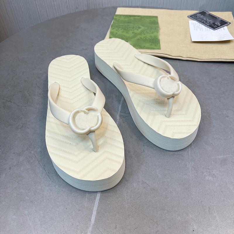 

2022 Women Chevron Thong Sandal Designer Flip Flop New Ladies Beach Slides Textured Patterns Fashion V-shaped Sides Casual Sandals Size 35-42 NO351, Sock