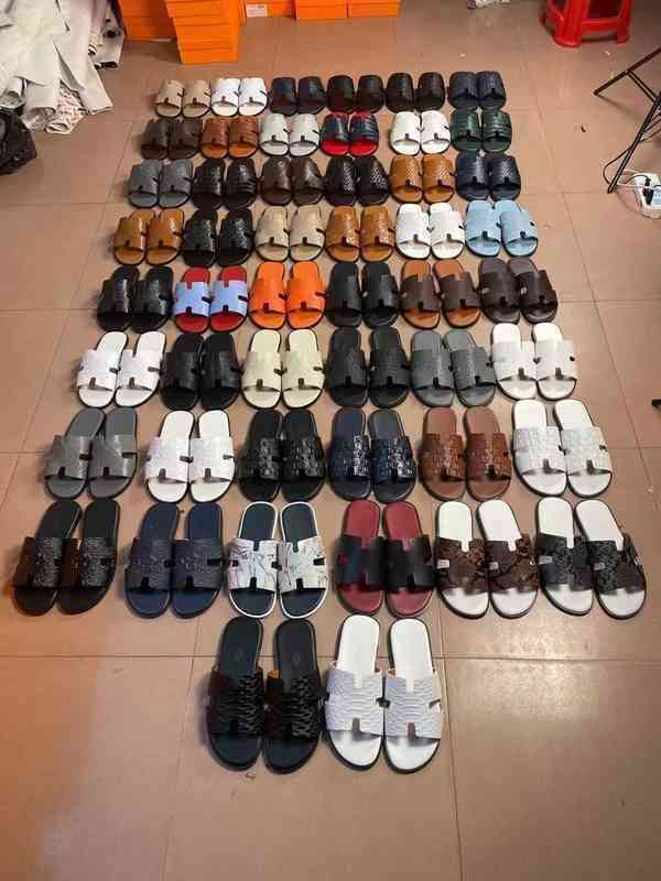 Herme Men's Izmir Slippers European Station Summer Sandals with Soft Sole for Wearing H-tide Brand First Layer of Cow, Finger print - dark blue black
Herme Men's Izmir Slippers European Station Summer Sandals with Soft Sole for Wearing H-tide Brand First Layer of Cow, Finger print - dark blue black