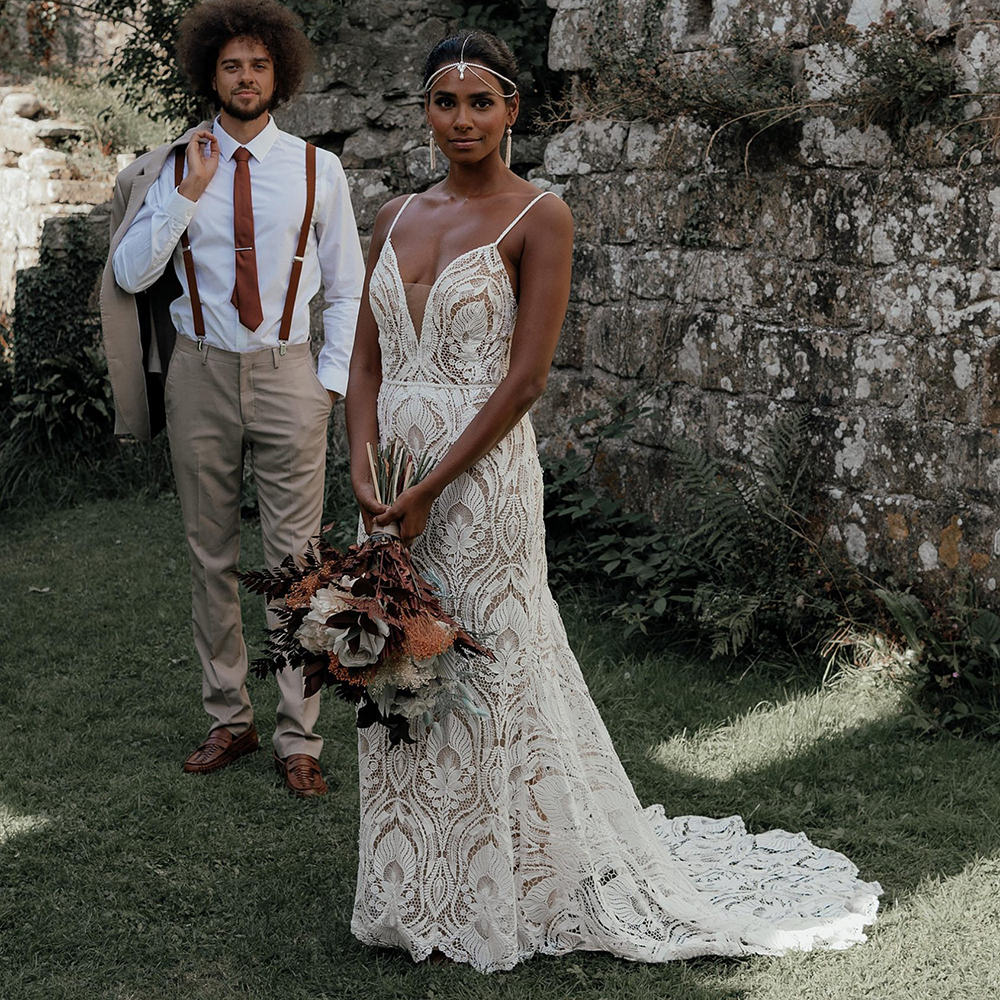Cutout Lace Mermaid beach Wedding Dress Backless Spaghetti Strap Bohemian Sexy Low Cut Bohemian Bridal Gowns