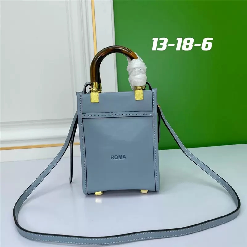 Designer luxury handbag Lady's Bag Sunshine Shopper Tote Leather Mini Hand shoulder Bag size:13*18*6.5cm, Don't pay it
Designer luxury handbag Lady's Bag Sunshine Shopper Tote Leather Mini Hand shoulder Bag size:13*18*6.5cm, Don't pay it