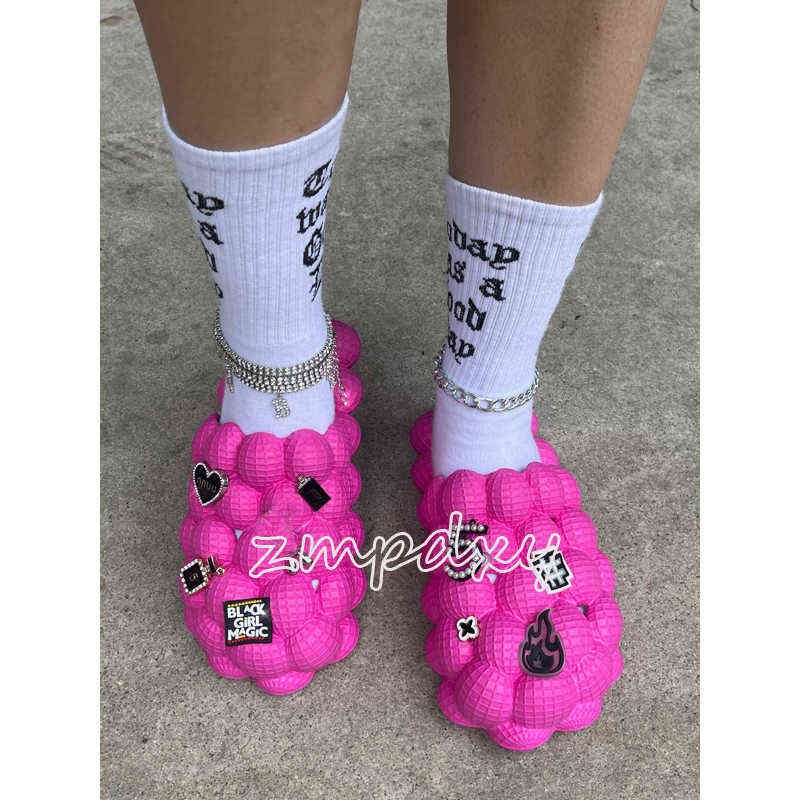 Slipper 2022hot Bubble Slippers with Charms Girl Rhinestone Pendant Designer Slides Ladies Flat Women Sandals Shoes Luxury 0729, Summer sandals
Slipper 2022hot Bubble Slippers with Charms Girl Rhinestone Pendant Designer Slides Ladies Flat Women Sandals Shoes Luxury 0729, Summer sandals