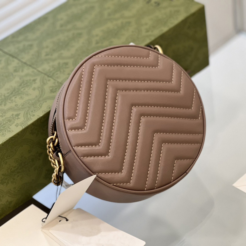 Classic Designer Bags Lady Mini Crossbody bag round chains handbags leather Shoulder Bag fashion Womens Purse Ladies Clutch female wallets, White
Classic Designer Bags Lady Mini Crossbody bag round chains handbags leather Shoulder Bag fashion Womens Purse Ladies Clutch female wallets, White