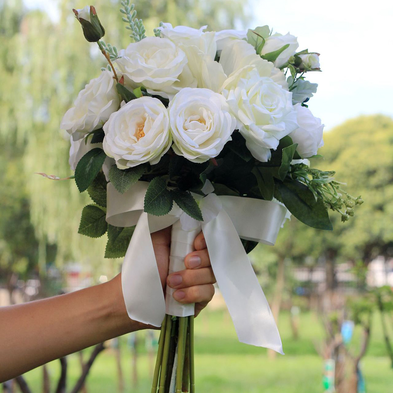 High-end silk cloth wedding bride holding flowers simulation flowers rose blueberry succulents holding flowers