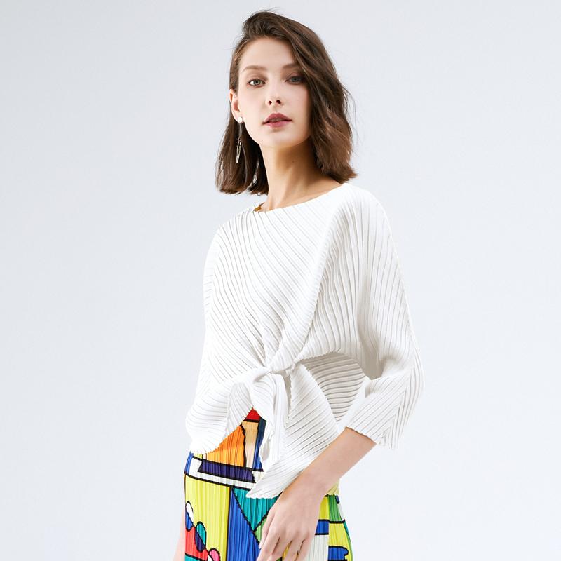 Women's T-Shirt Miyake Pleated 2022 Summer Slash Neck Irregular Design Top Brands Women Clothing Loose Sleeves Woman Tshirts Oversize, Black
Women's T-Shirt Miyake Pleated 2022 Summer Slash Neck Irregular Design Top Brands Women Clothing Loose Sleeves Woman Tshirts Oversize, Black
