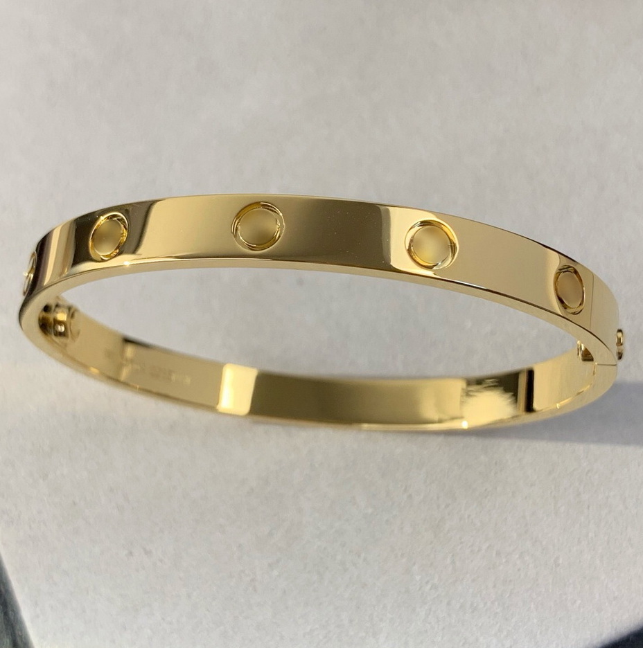 Love gold bangle Au 750 18 K never fade 16-21 size with box with screwdriver official replica top quality luxury brand jewelry premium gifts couple bracelet
Love gold bangle Au 750 18 K never fade 16-21 size with box with screwdriver official replica top quality luxury brand jewelry premium gifts couple bracelet