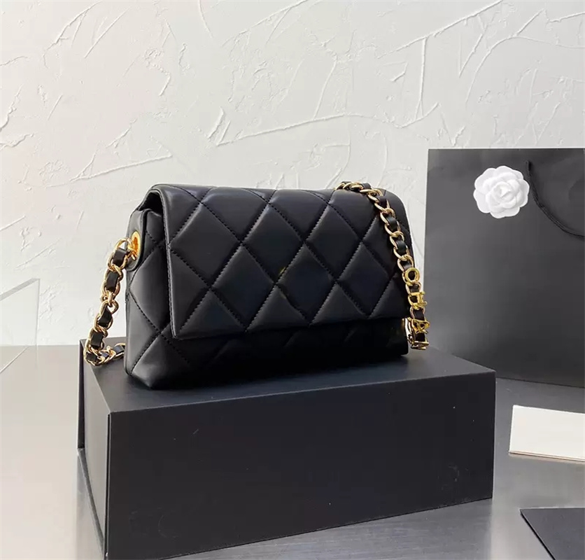 22CSummer Classic Mini Flap Letter Chain Bag Matelasse Quilted Vintage Fashion Top Quality Crossbody Shoulder Cosmetic Designers Clutch Luxury_handbags, Box
22CSummer Classic Mini Flap Letter Chain Bag Matelasse Quilted Vintage Fashion Top Quality Crossbody Shoulder Cosmetic Designers Clutch Luxury_handbags, Box