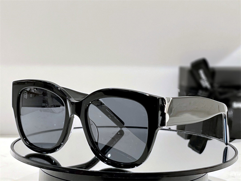 Fashion trend designer sunglasses for women M95 vintage glamorous butterfly shape frame glasses summer avant-garde style top quality Anti-Ultraviolet come with box
Fashion trend designer sunglasses for women M95 vintage glamorous butterfly shape frame glasses summer avant-garde style top quality Anti-Ultraviolet come with box