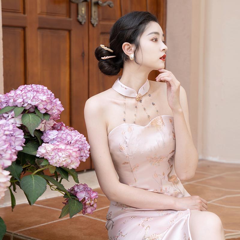Casual Dresses Embroidery Crystal Bead Chain Improved Cheongsam DressCasual, Beige 
Casual Dresses Embroidery Crystal Bead Chain Improved Cheongsam DressCasual, Beige