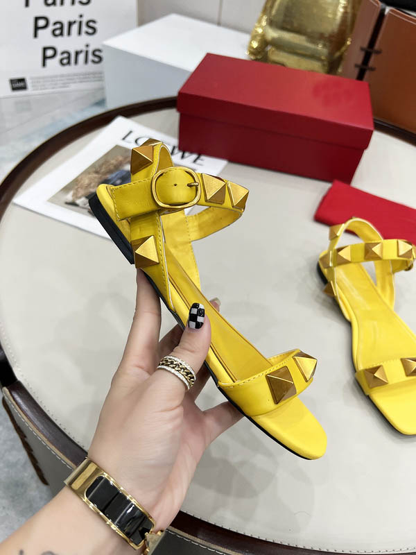 Classic Women Sandals Slippers indoor ROMAN STUD FLAT CALFSKIN Ankle Strap Sexy Sandal Summer Designer Luxury Fashion Ladies Beach Flat Flip Flops, Customized
Classic Women Sandals Slippers indoor ROMAN STUD FLAT CALFSKIN Ankle Strap Sexy Sandal Summer Designer Luxury Fashion Ladies Beach Flat Flip Flops, Customized