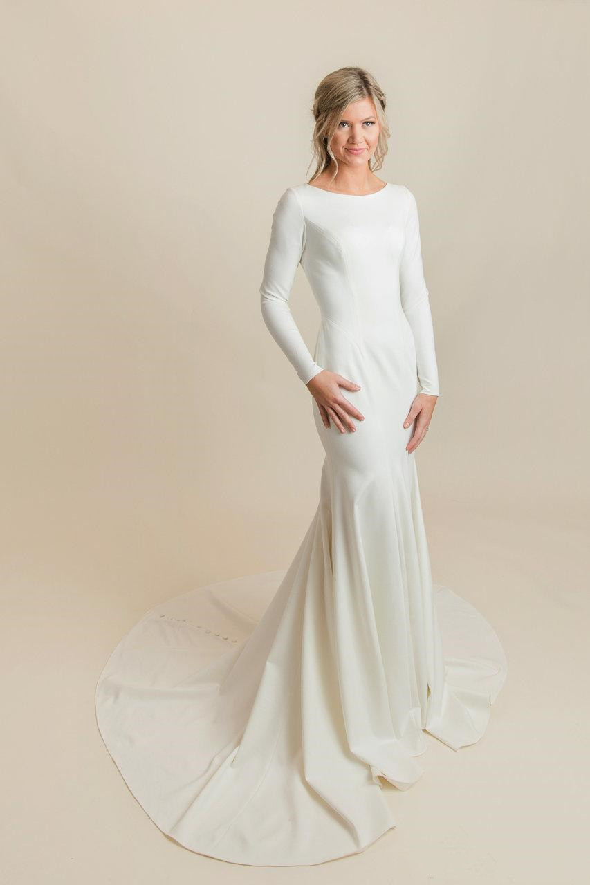 Simple Elegant Crepe Mermaid Wedding Dresses Modest With Long Sleeves Jewel Round Neck Button Back LDS Informal Modest Bridal Gowns