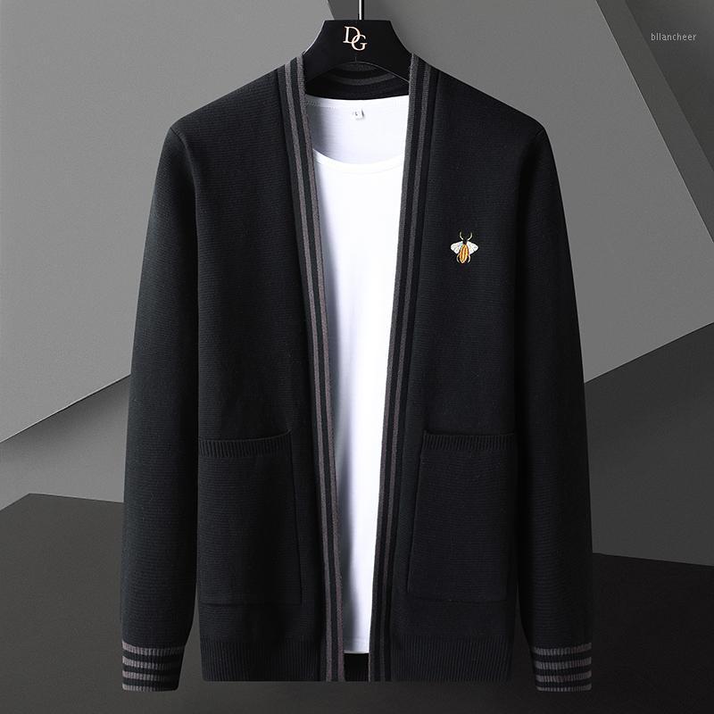 Men's Sweaters 2022 Handsome Bee Embroidery Cardigans Sweater Fashion Wool Cardigan Men Korean Autumn Winter Soft Warm Mens, Black
Men's Sweaters 2022 Handsome Bee Embroidery Cardigans Sweater Fashion Wool Cardigan Men Korean Autumn Winter Soft Warm Mens, Black