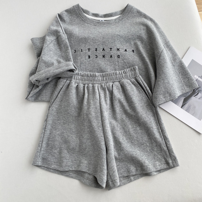 2022 Summer Two Piece Sets Womens Outifits Short Sleeve T Shirts And Shorts Set Of Two Fashion Pieces For Women Casual Outfit 0616, Green
2022 Summer Two Piece Sets Womens Outifits Short Sleeve T Shirts And Shorts Set Of Two Fashion Pieces For Women Casual Outfit 0616, Green