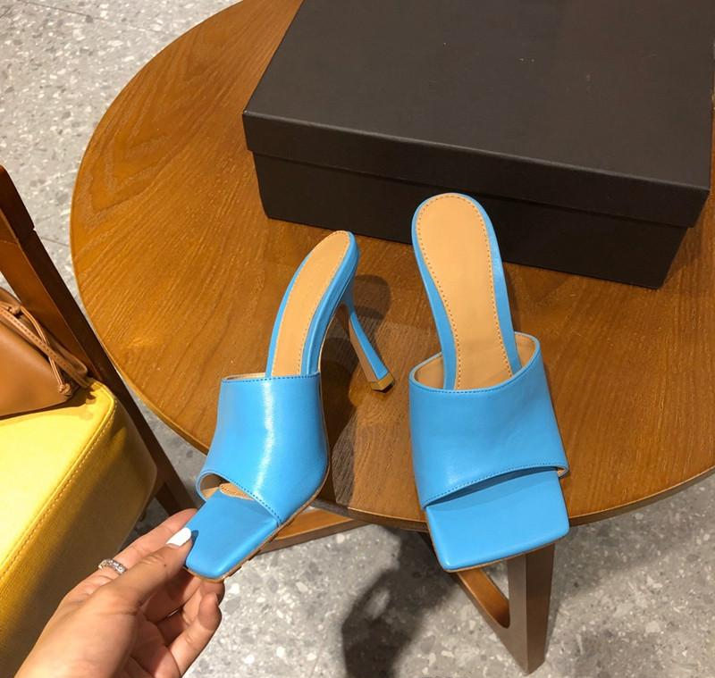 2020 Summer Designer high heel sandals woman slippers Square mules toe sandal STRETCH sandals Goatskin Luxury lady Wedding high heels 35-41
2020 Summer Designer high heel sandals woman slippers Square mules toe sandal STRETCH sandals Goatskin Luxury lady Wedding high heels 35-41