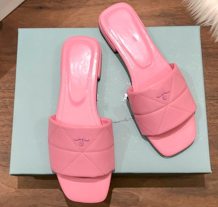 New sandals Slippers Summer beautiful Low heel design comfortable Bright more colouuur shoes, Grey
New sandals Slippers Summer beautiful Low heel design comfortable Bright more colouuur shoes, Grey