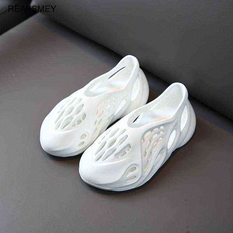 Boys Girls Fashion Beach Foam Runner Summer Beach Sandals Toddler Kids Slip-on Foam Runner Breathable Shoes Coconut Hole Sandals Q0629, Black
Boys Girls Fashion Beach Foam Runner Summer Beach Sandals Toddler Kids Slip-on Foam Runner Breathable Shoes Coconut Hole Sandals Q0629, Black